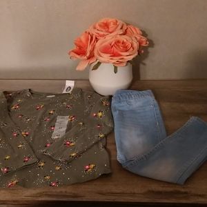 Long sleeve shirt and Denim light blue leggings